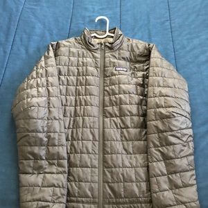Patagonia Nano Puff Jacket — Medium — Gray — Vegan